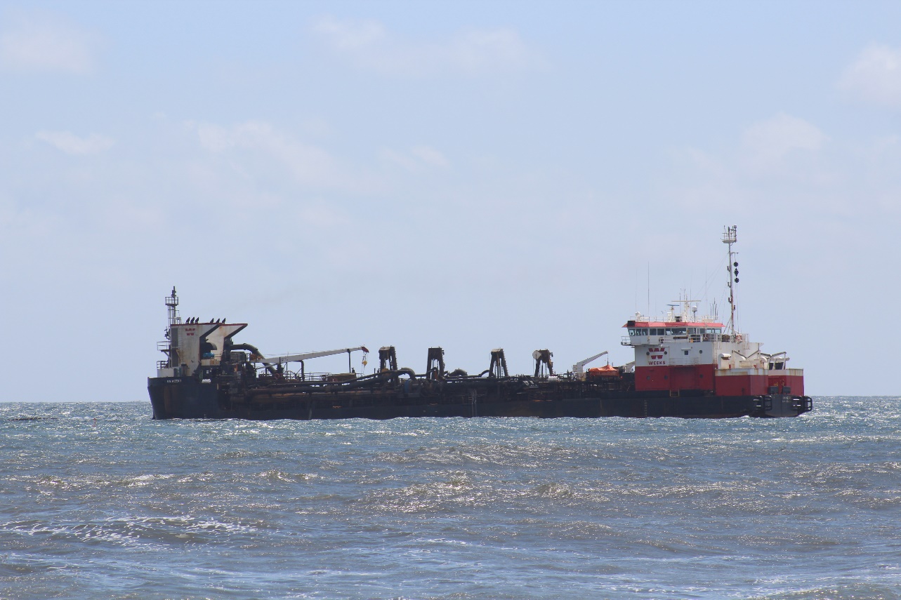 Weeks Marine Dredge off Davis Park - August 2019